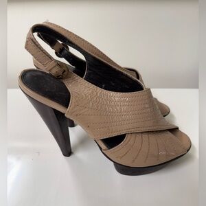 Topshop Platform Peep Toe High Heels Chunky Heel Nude Color Sz 38 Women’s US 7.5